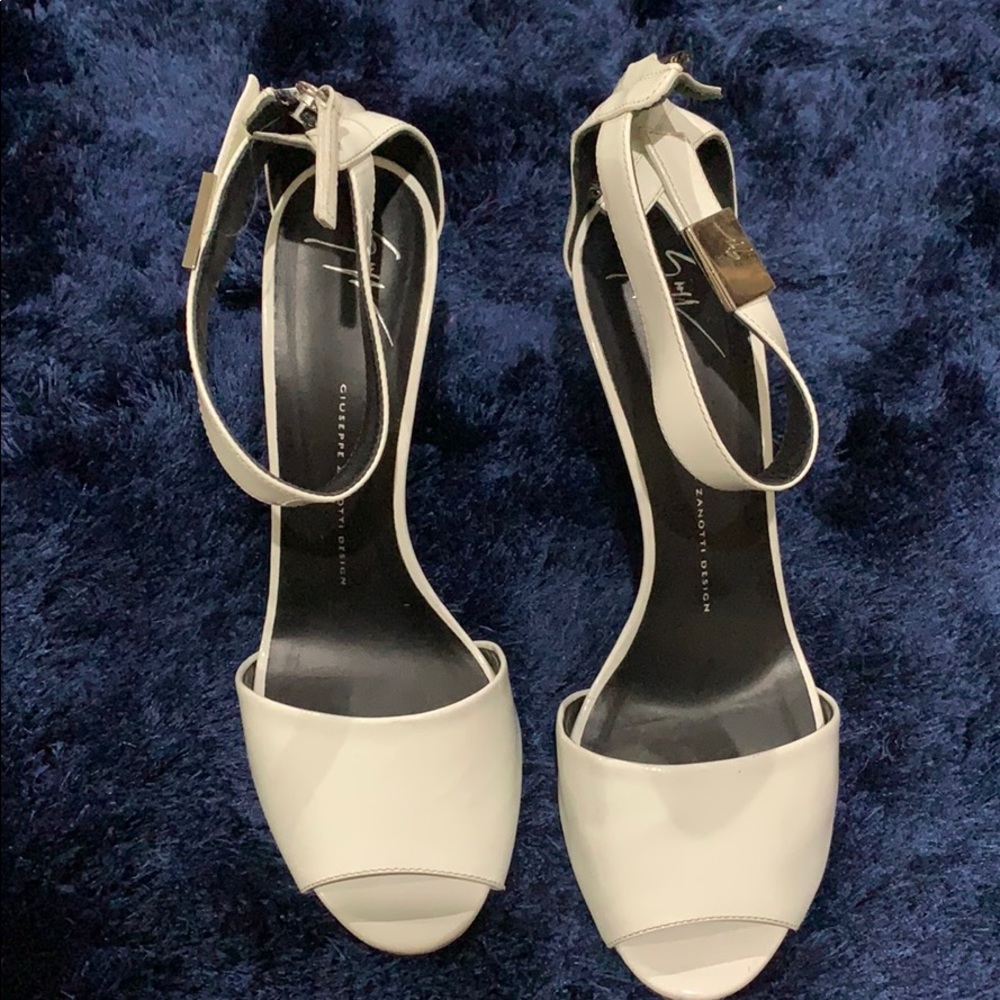 Giuseppe White heels